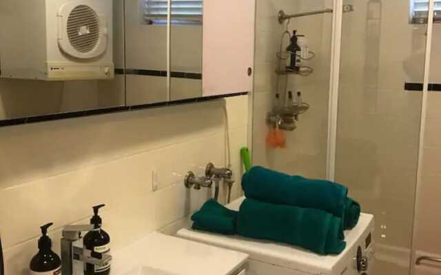Cozy Marrickville Apartment Near Centre