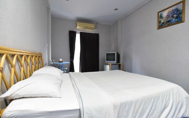 Sansabai House Hotel