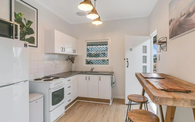 Point Danger Lodge unit 10 - Centrally located one bedroom Studio