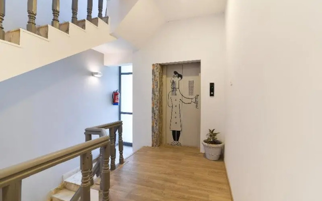 Srm by OYO Rooms