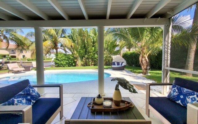 Paradise Awaits - Wkly 3 Bedroom Home