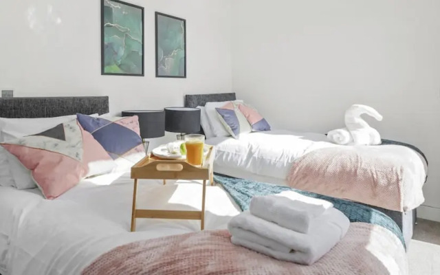 Luxury Eco Super King Apartment With Large Balcony