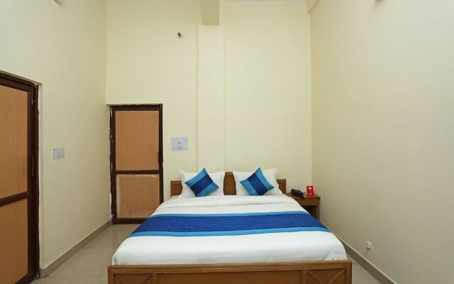 OYO 8983 Royal Inn