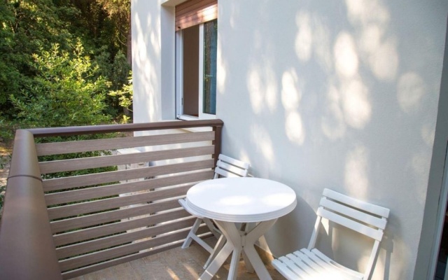 Comfy Accommodation With Balcony
