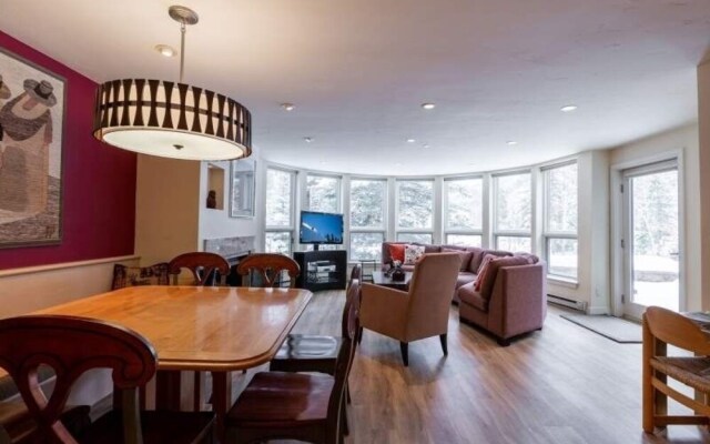 Ski In Ski Out condo with Access to Vail Mountain by RedAwning