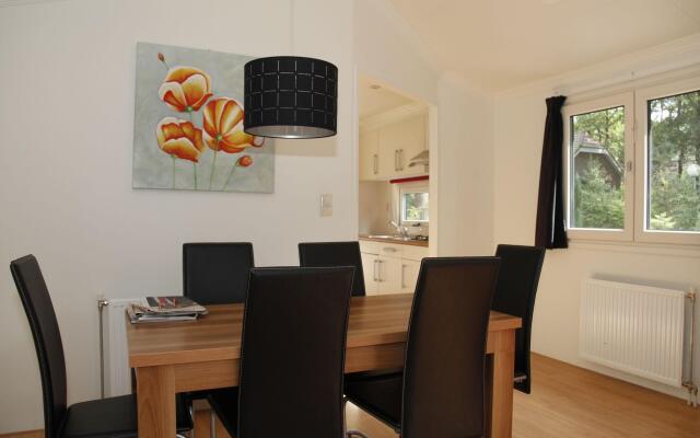 Comfortable chalet with dishwasher, in a nature reserve