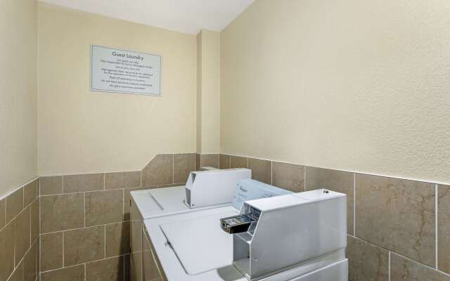 Econo Lodge Madison East