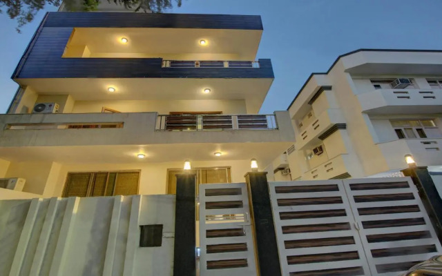 Itsy Hotels Swastika Inn Sector 26