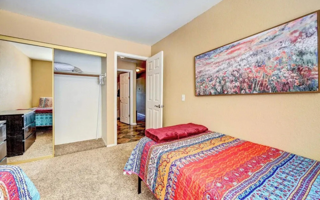 Flagstaff Condo w/ Balcony in Golf Community!