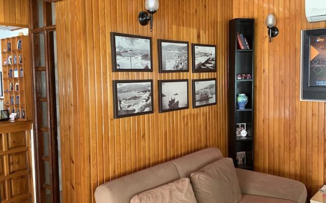 Yuksel Hotel