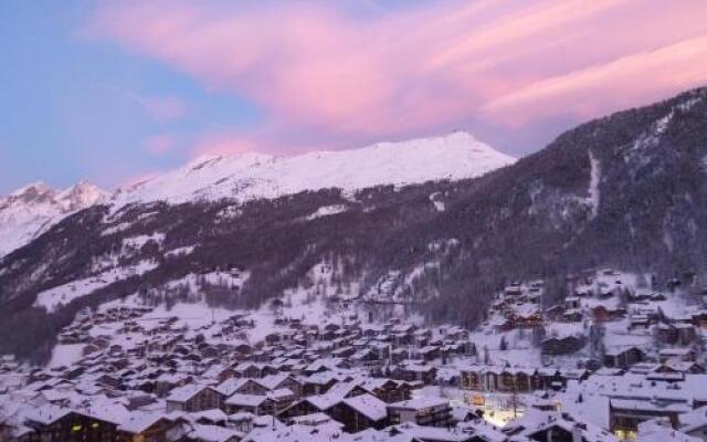 Zermatt Panoramic View Flat