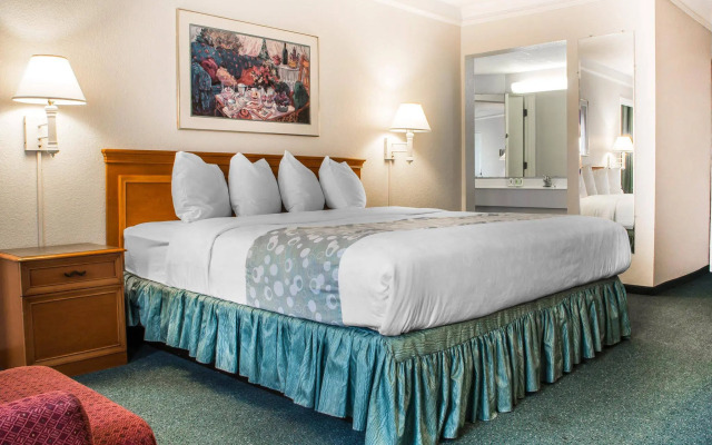 Quality Inn Tulsa Central