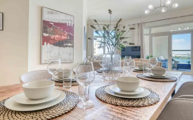 Chic Beachside 3BR Living at the Palm