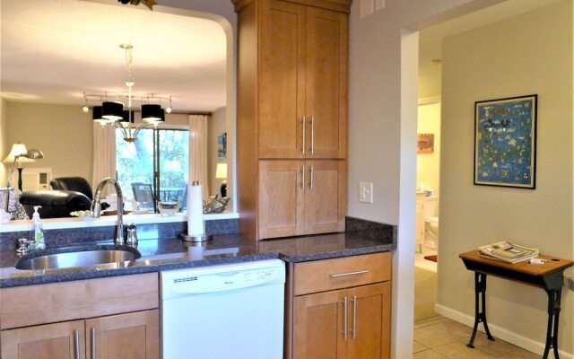 87 Chilton - 2 Bedroom Condo