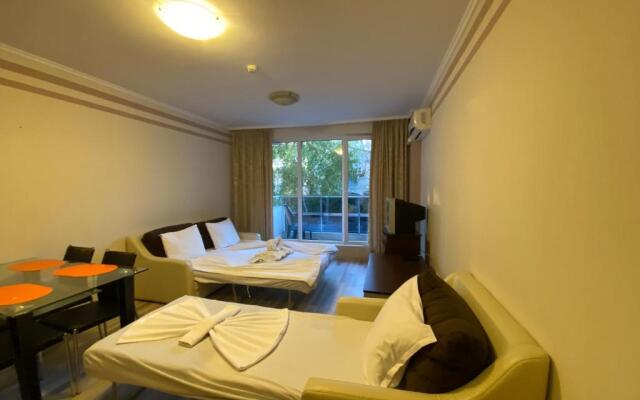Private Cozy Apartment Admiral Plaza A1