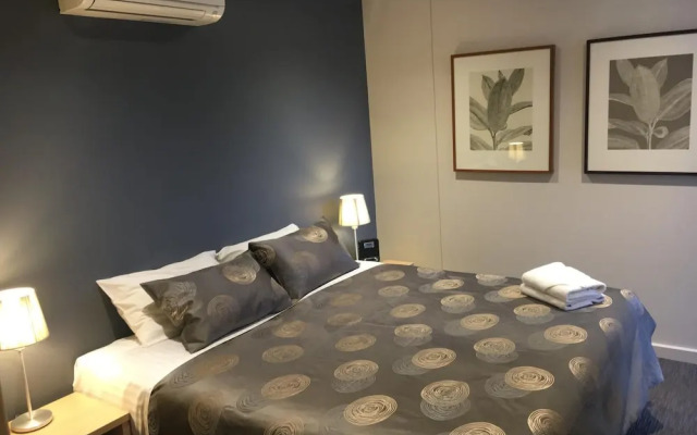 Semaphore Blue Apartments