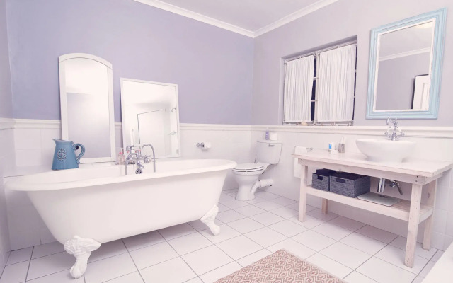 Corner House Residence