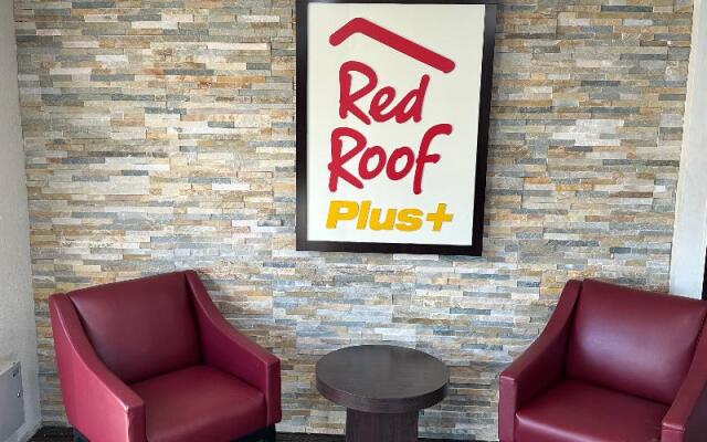Red Roof PLUS+ Belleville