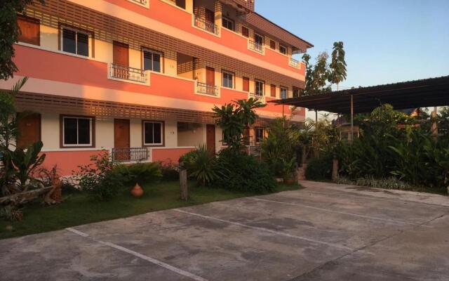 Phumchan Place Hotel