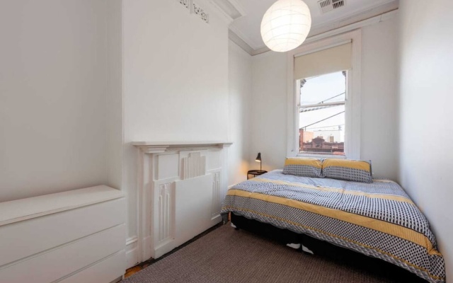Private Unit in Heritage Building in Fitzroy North – Guest Rooms – Melbourne