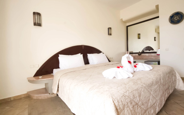 Intouriste Hôtel & Suites