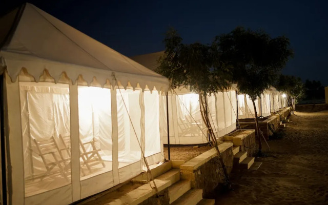 Rajwada Desert Camp by Park Tree