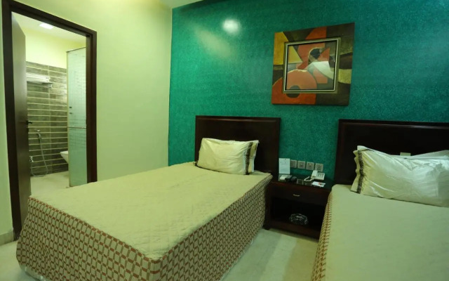 OYO 3687 Golden Orchid