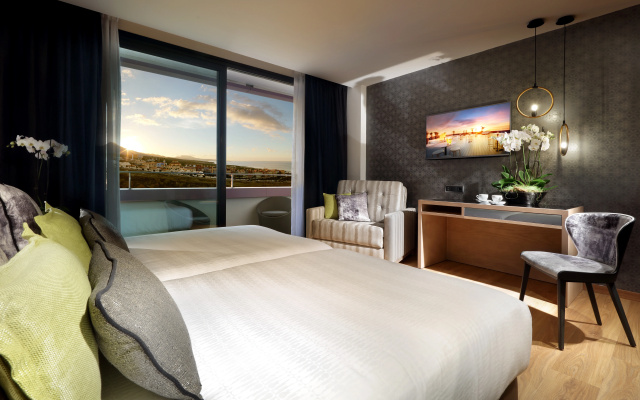 Отель Hard Rock Tenerife