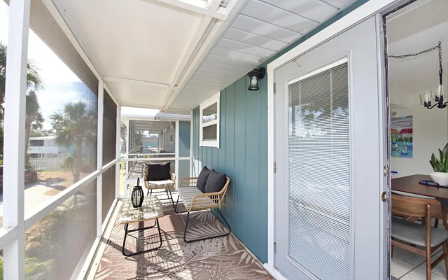 Beach Bungalow 2