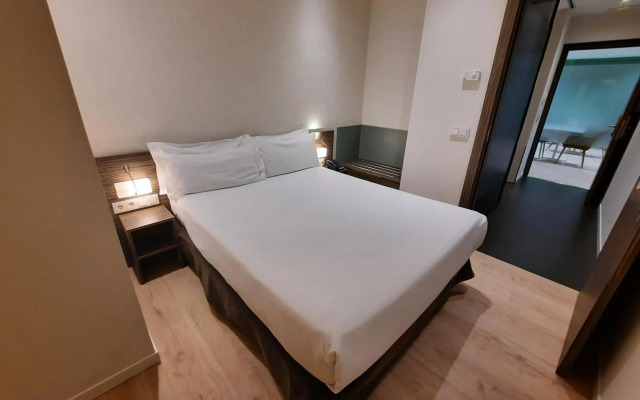 Air Rooms Madrid by HelloSky