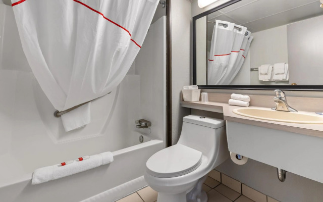 Emerald Hotel & Suites