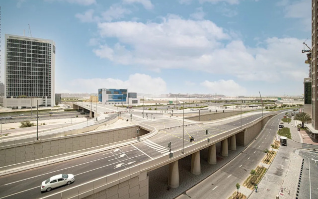 Waves - The Suite Dubai Luxury Waterfront Living