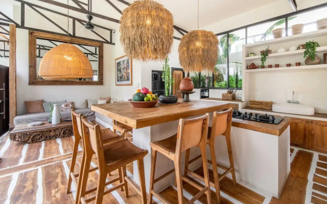 Tropical Design, Private Villa, 3 BR, Umalas