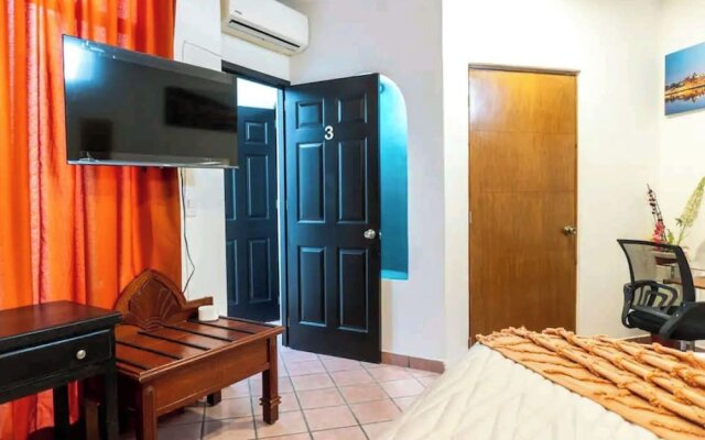 "room in Guest Room - Suite 2 Vena (close to Buses and Supermakets"