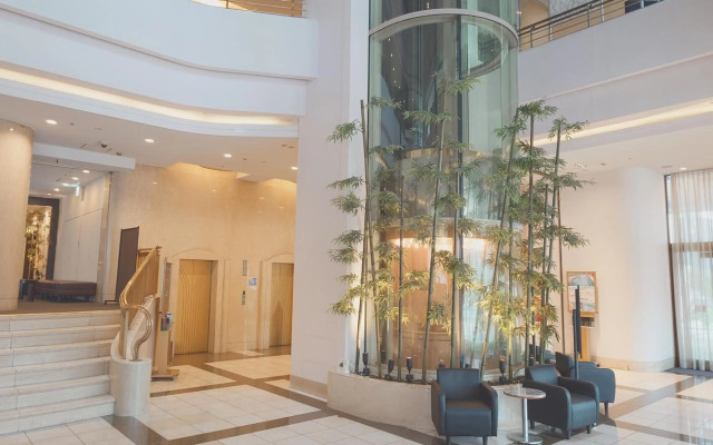 Breezbay Hotel Resort and Spa