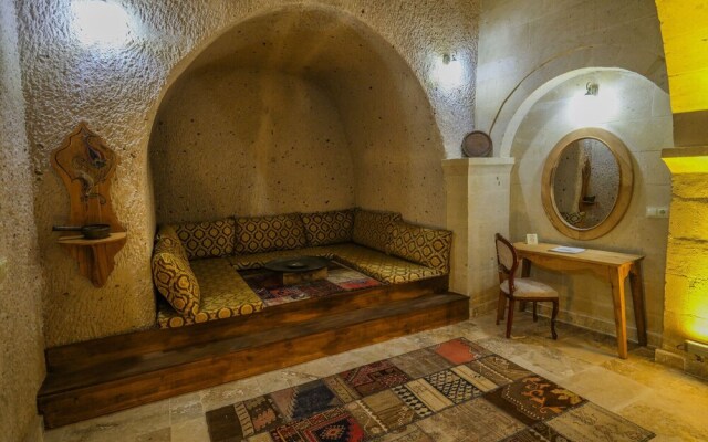 Kalsedon Cave Suites
