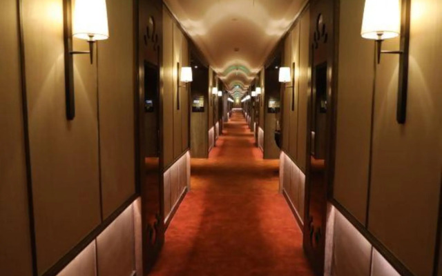 Beijing Huayang Nianhua Hotel