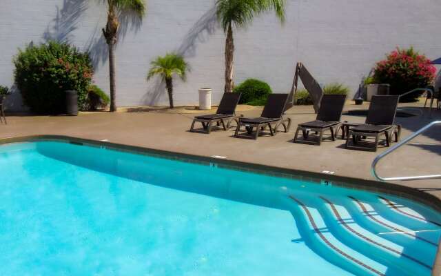 Comfort Inn & Suites Phoenix North / Deer Valley