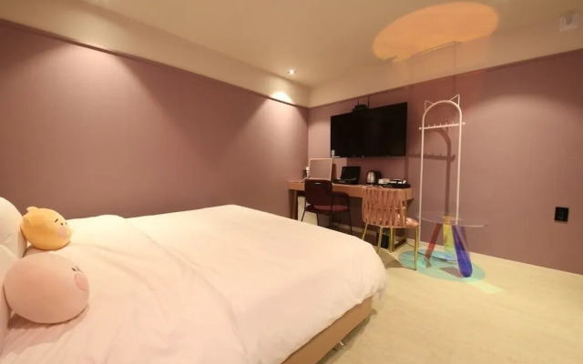 Almond Kids Hotel