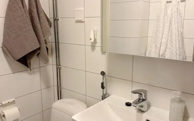 Bright & Cozy 2BR Home in Central Lahti