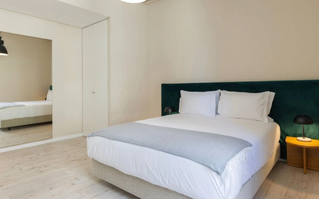 Carmo 43 by LovelyStay