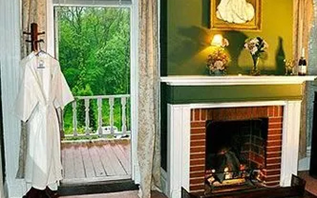 Bernadine's Stillman Inn