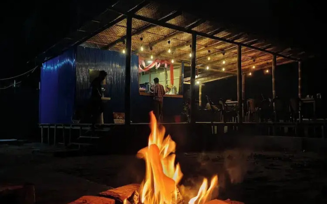 Marine Bay Glamping Beach Resort