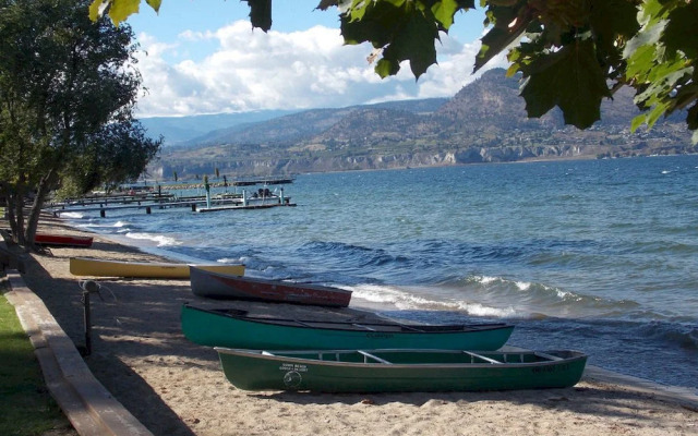 Sandy Beach Lodge