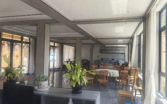 Nü'erguo Lacuo Jiayuan Chinese Inn