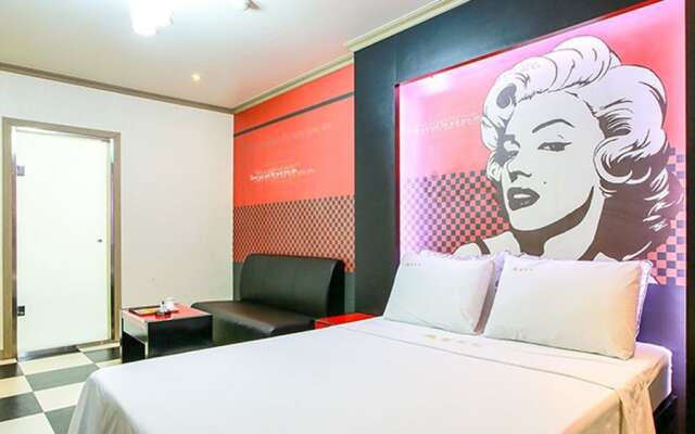 Helia Hotel