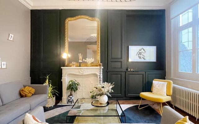 Beaux-Arts • 2 Chambres 2 Sdb • Parking Prive