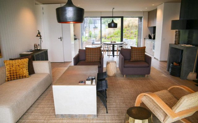 Kinloch Manor & Villas