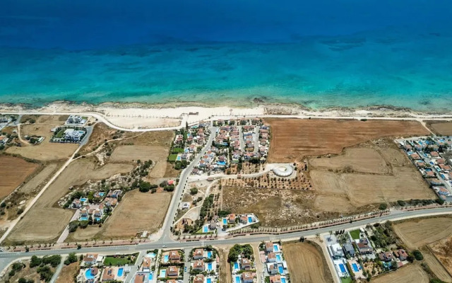 La Casa De Louie in Ayia Napa