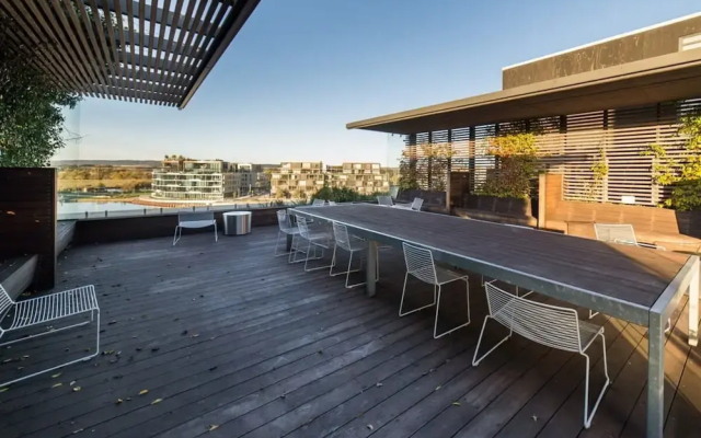 Stunning 1BR Apartment With Water Views